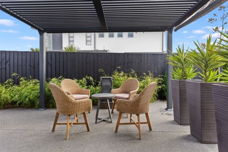 Photo of property in 94 Aston Drive, Waimairi Beach, Christchurch, 8083