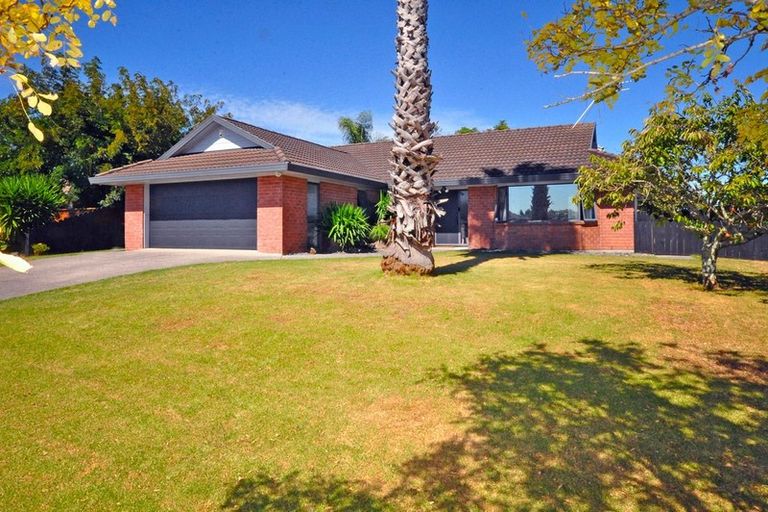 Photo of property in 6 Lothian Brae, Wattle Downs, Auckland, 2103