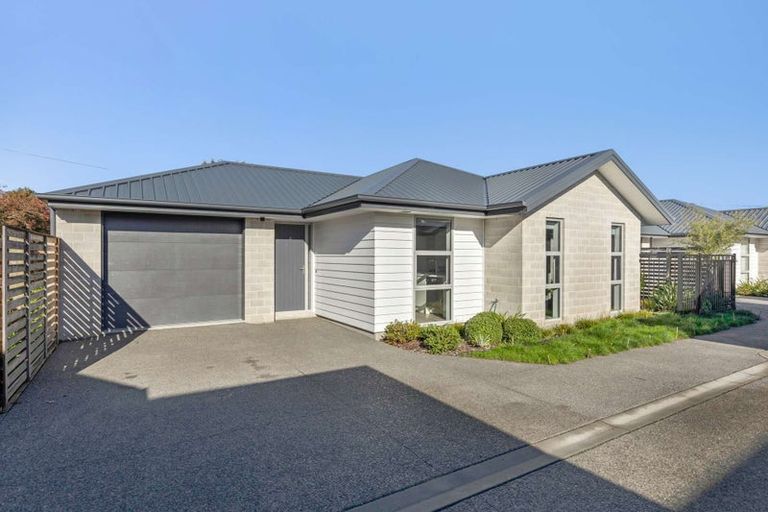 Photo of property in 8/3 Nyoli Street, Northcote, Christchurch, 8052
