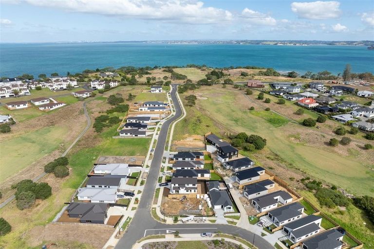 Photo of property in 36 Whakairo Crescent, Gulf Harbour, Whangaparaoa, 0930
