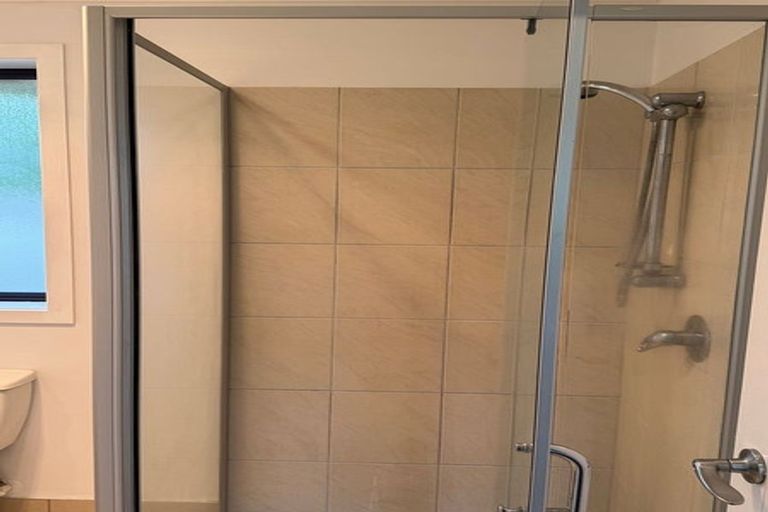 Photo of property in 41 Breaker Grove, Waiuku, 2123