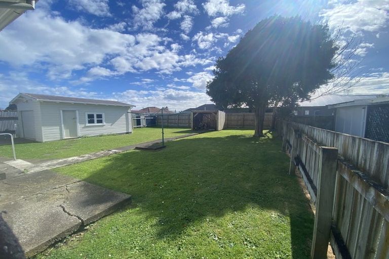 Photo of property in 19 Middlesex Street, Levin, 5510