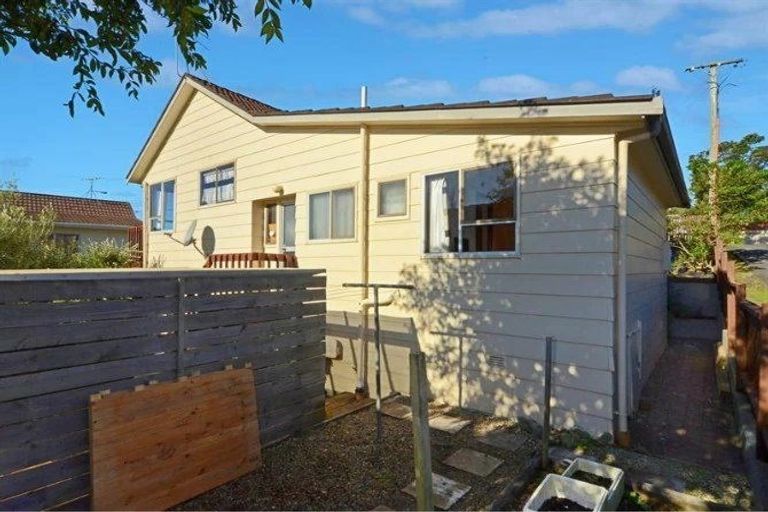 Photo of property in 2/81 Manuka Road, Bayview, Auckland, 0629