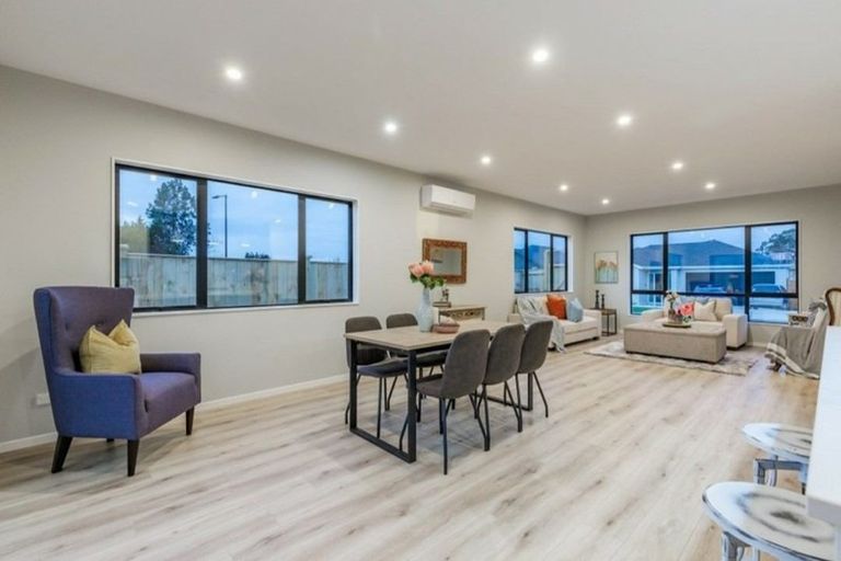 Photo of property in 15 Ropere Street, Kumeu, 0810