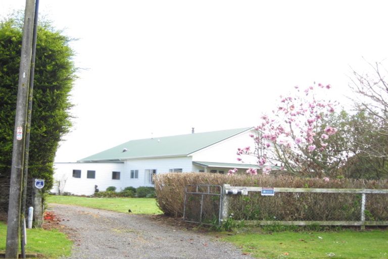 Photo of property in 46 Takiroa Street, Urenui, 4375