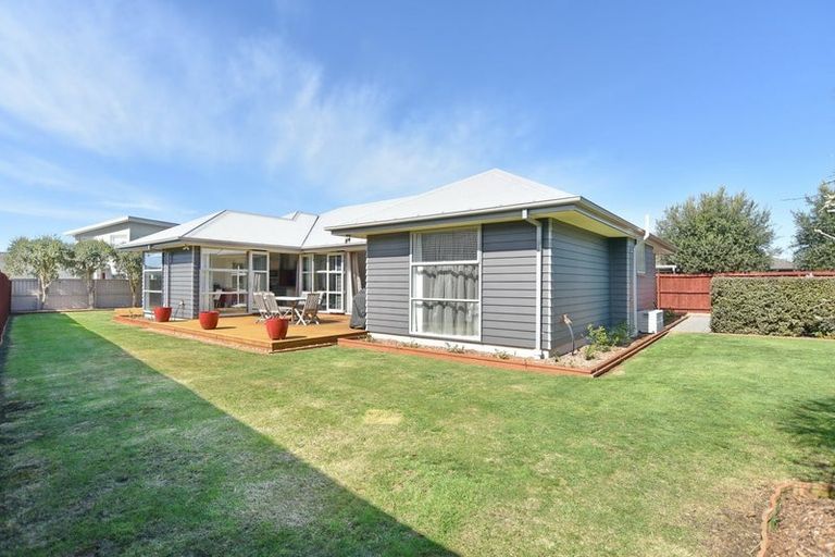 Photo of property in 14 Bancroft Place, Parklands, Christchurch, 8083