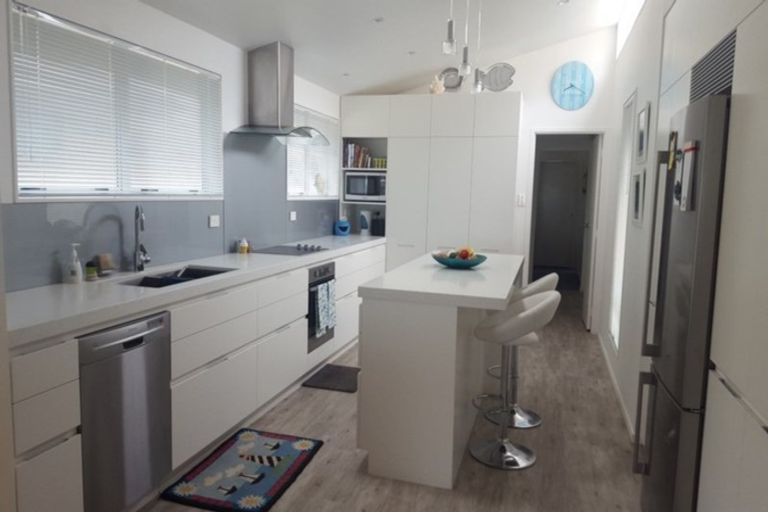 Photo of property in 69 Karewa Parade, Papamoa Beach, Papamoa, 3118