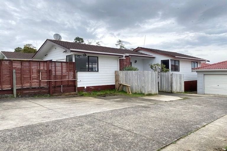 Photo of property in 141 Aviemore Drive, Highland Park, Auckland, 2010