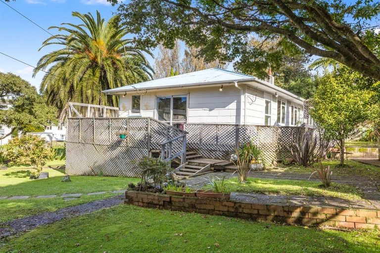 Photo of property in 23 Cornwall Crescent, Cannons Creek, Porirua, 5024