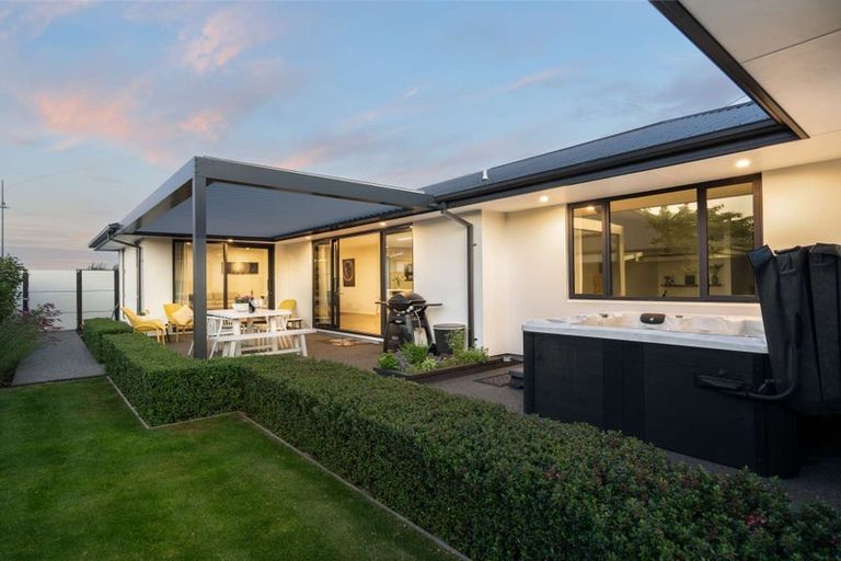 Photo of property in 54 The Esplanade, Pegasus, 7612