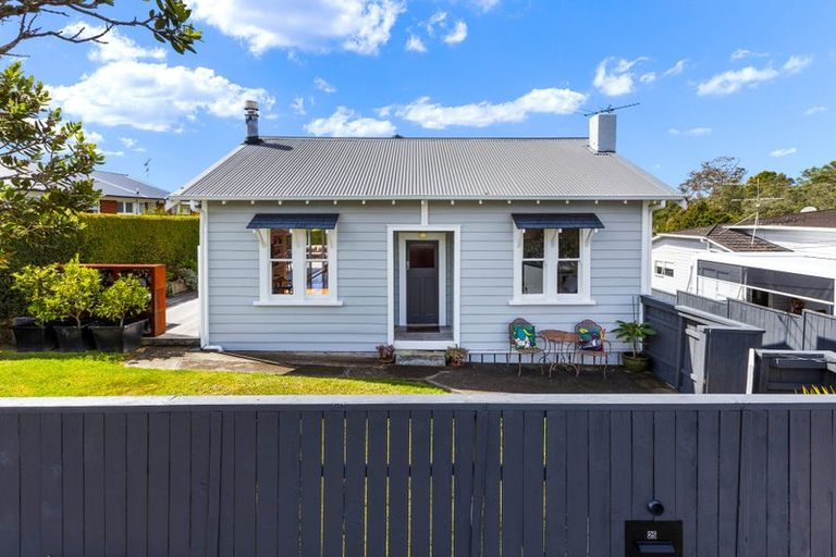 Photo of property in 25 Mahara Avenue, Manapouri, 9679