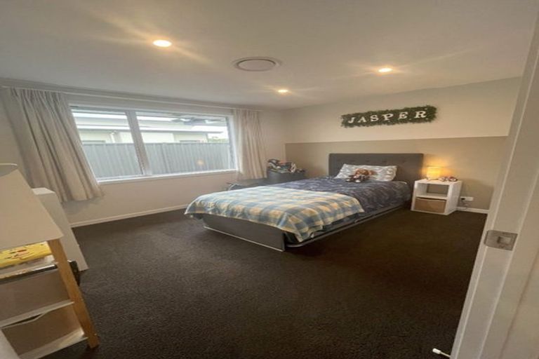 Photo of property in 21 Read Crescent, Clive, 4102