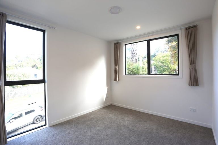 Photo of property in 13a King Richard Place, Browns Bay, Auckland, 0630
