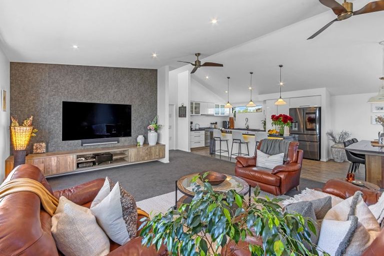 Photo of property in 19 Abbotts Place, Avonhead, Christchurch, 8042