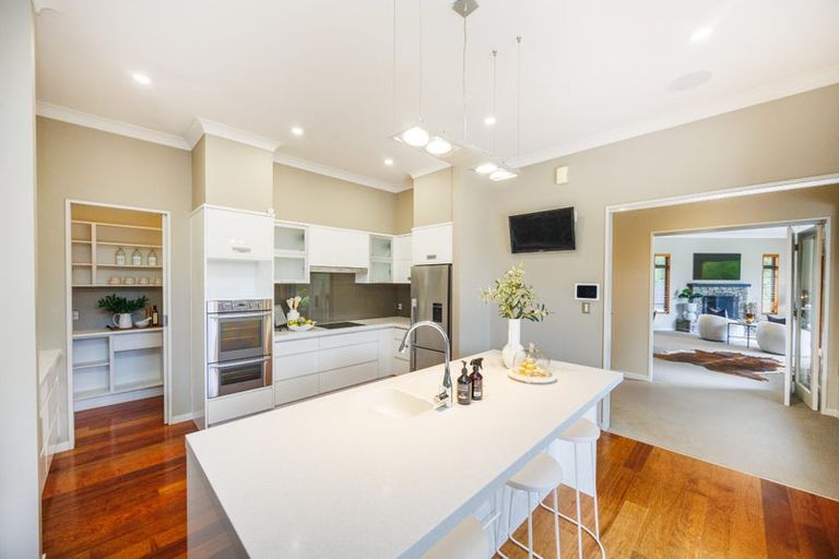 Photo of property in 7 Titirangi Drive, Fitzherbert, Palmerston North, 4471