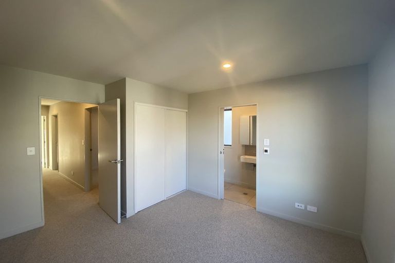 Photo of property in 2/130 Richmond Street, Petone, Lower Hutt, 5012