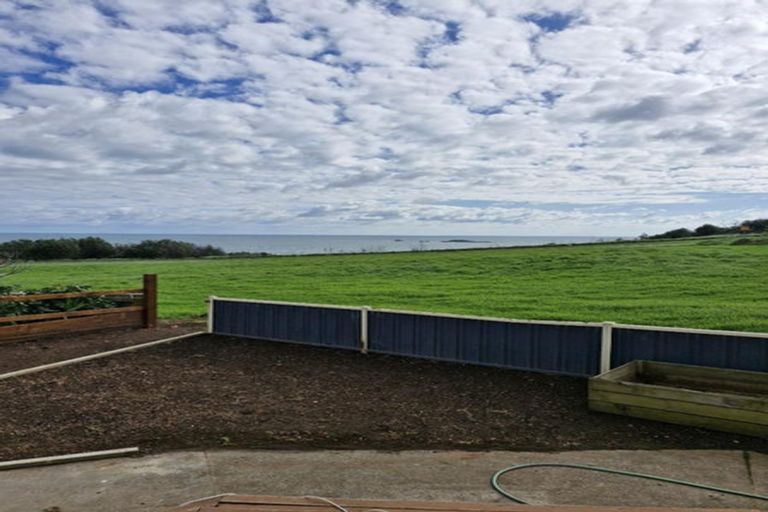 Photo of property in 17 Maui Place, Spotswood, New Plymouth, 4310