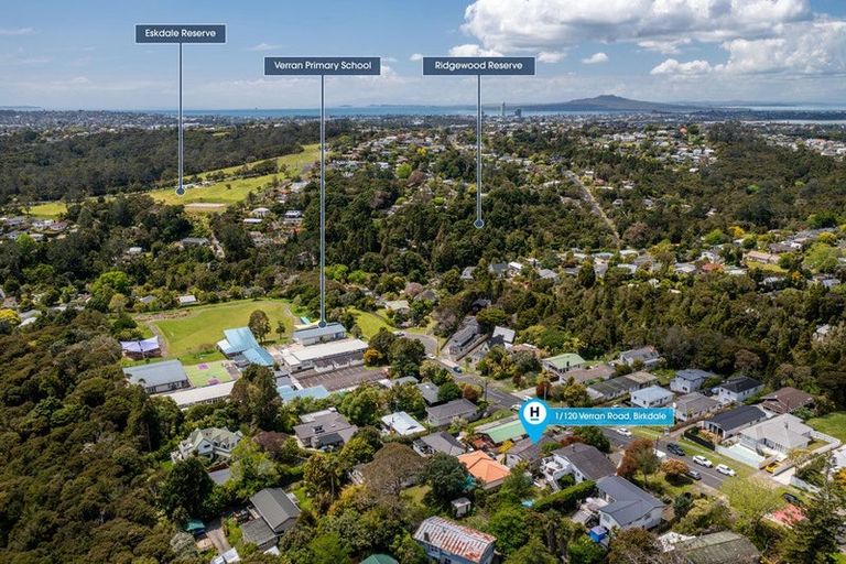 Photo of property in 1/120 Verran Road, Birkdale, Auckland, 0626