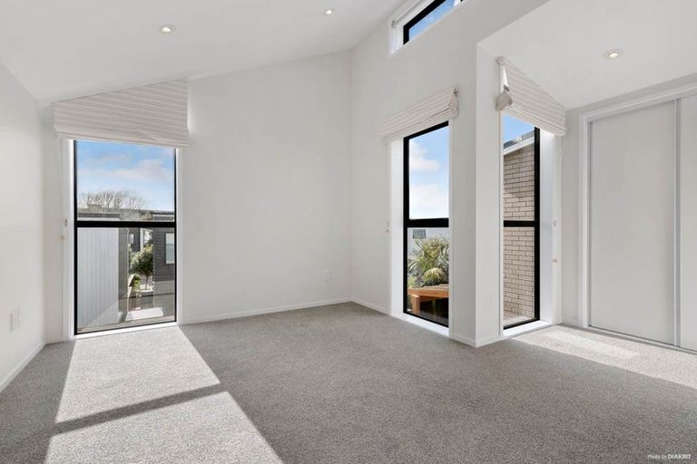 Photo of property in 26 Liquidambar Drive, Hobsonville, Auckland, 0616