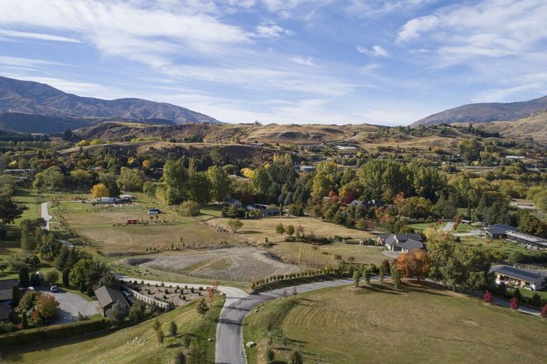 Photo of property in 27 Central Park Avenue, Lake Hayes, Queenstown, 9371