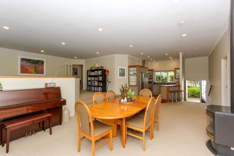 Photo of property in 52a Poplar Grove, Whalers Gate, New Plymouth, 4310