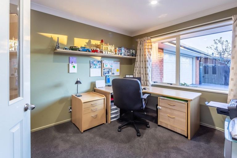 Photo of property in 20b Applewood Place, Casebrook, Christchurch, 8051