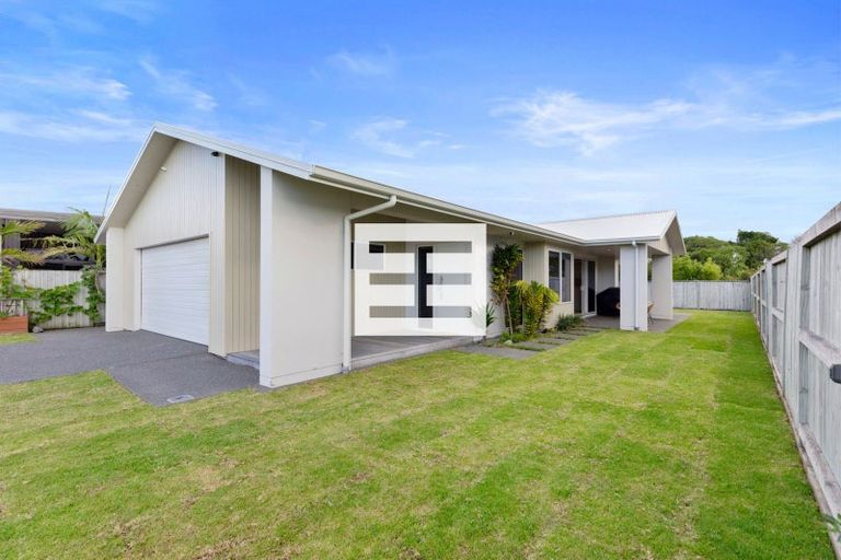 Photo of property in 63 Awatira Drive, Papamoa Beach, Papamoa, 3118