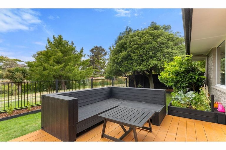 Photo of property in 2/5 Esher Place, Saint Martins, Christchurch, 8022