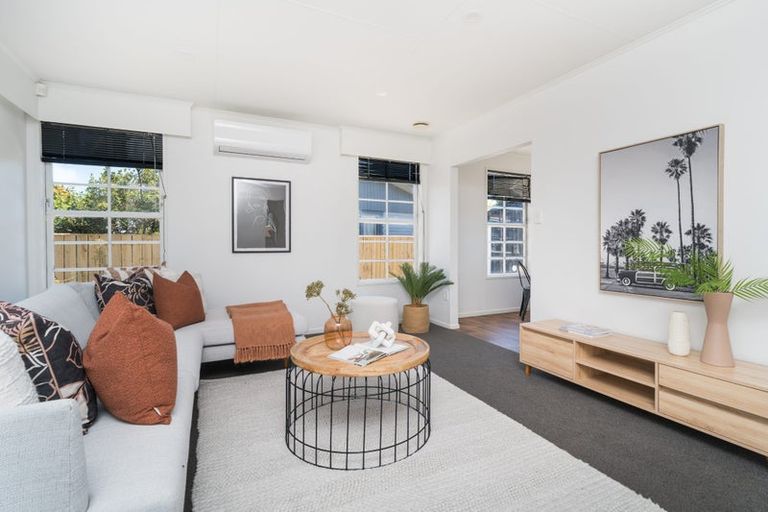 Photo of property in 12 Motuoapa Place, Kelvin Grove, Palmerston North, 4414