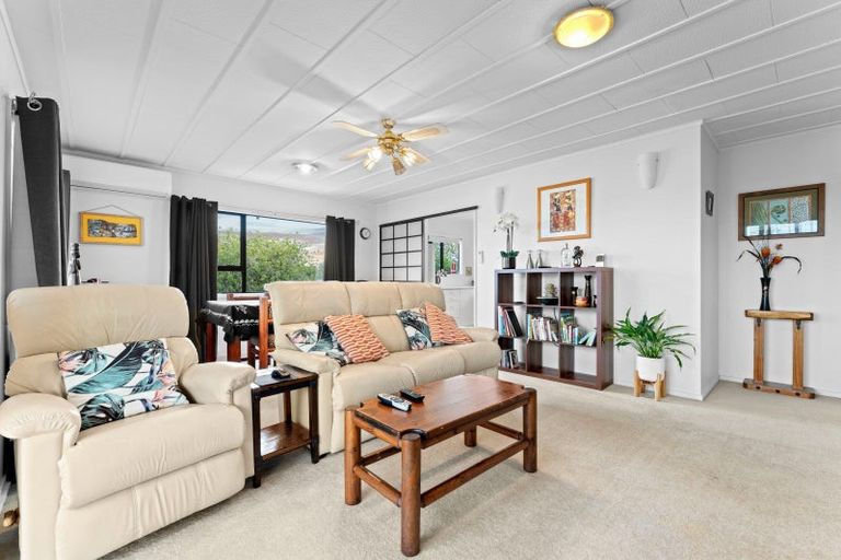 Photo of property in 8a Ladies Mile, Manly, Whangaparaoa, 0930