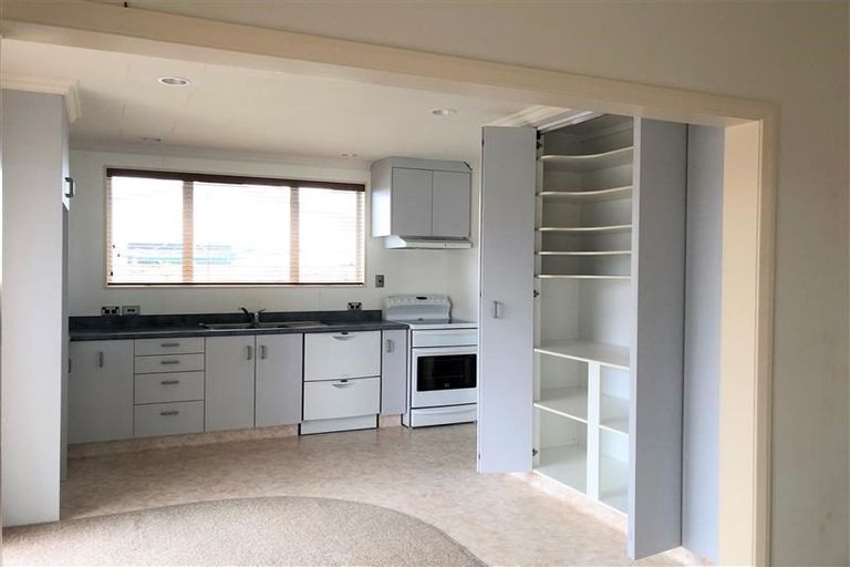 Photo of property in 52 Winchester Street, Levin, 5510