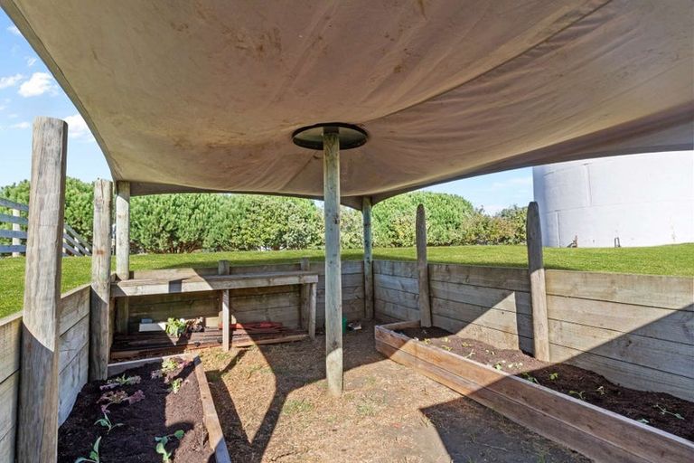 Photo of property in 28 Waitai Street, Castlecliff, Whanganui, 4501