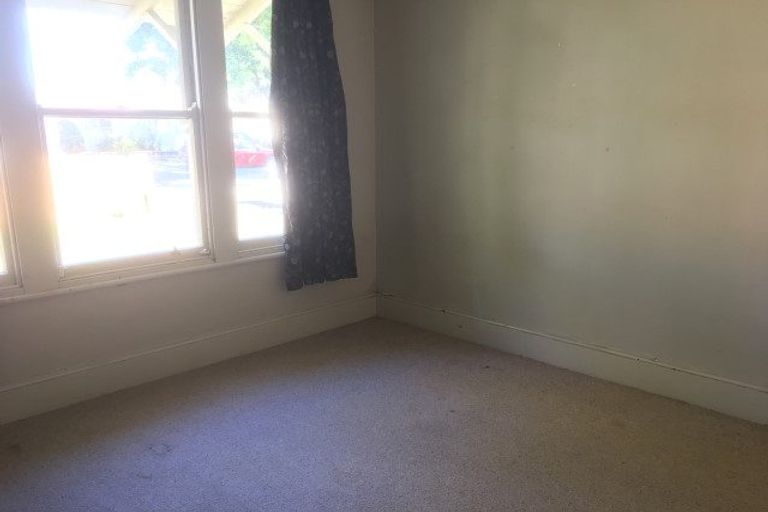 Photo of property in 5 Rolleston Street, Hokowhitu, Palmerston North, 4410