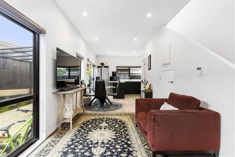 Photo of property in 8b Edgar Pearce Place, Howick, Auckland, 2014