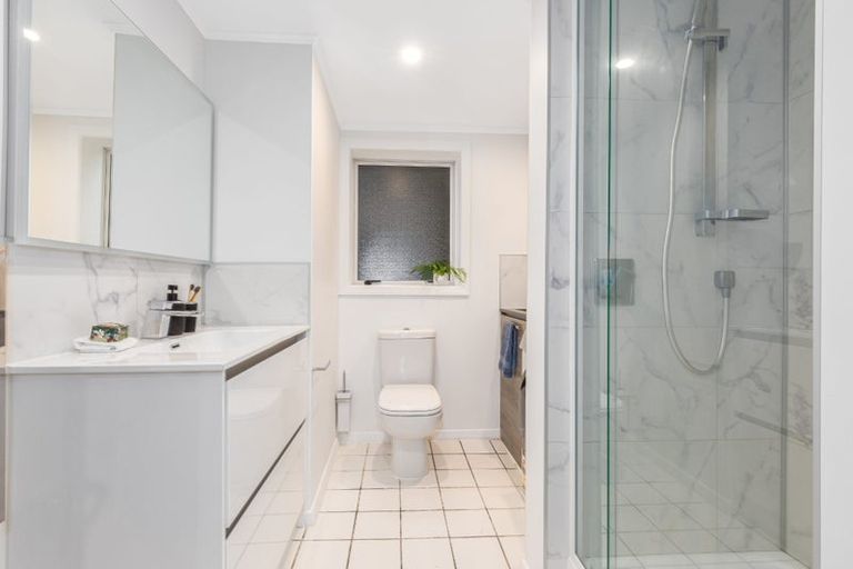 Photo of property in 17 Waru Street, Khandallah, Wellington, 6035