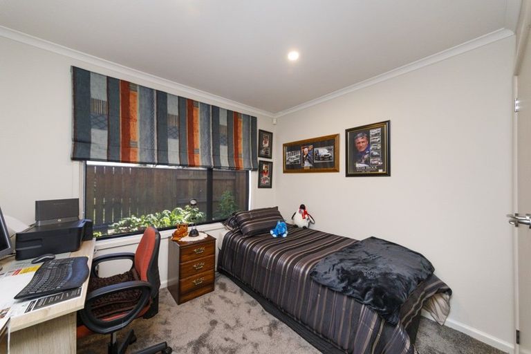 Photo of property in 64 Royal Oak Drive, Kelvin Grove, Palmerston North, 4414