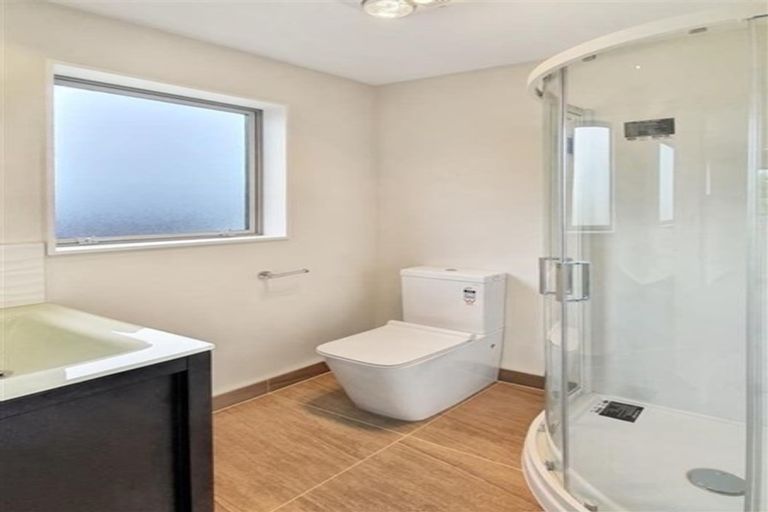 Photo of property in 38b West Harbour Drive, West Harbour, Auckland, 0618