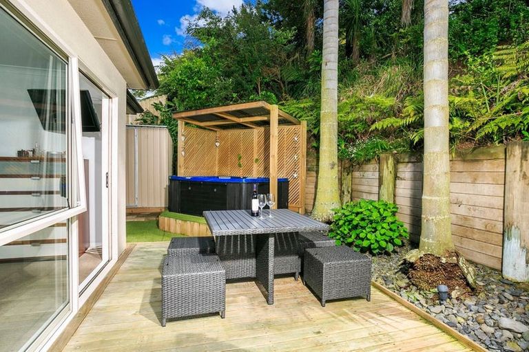 Photo of property in 9 Falstone Lane, Browns Bay, Auckland, 0630