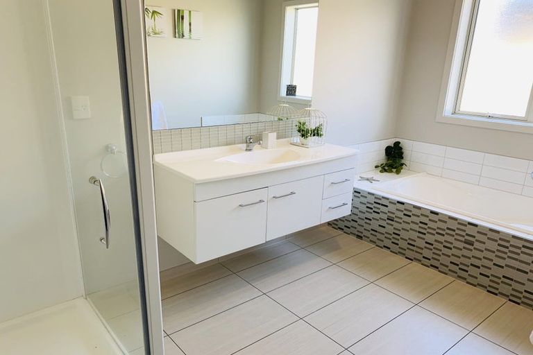 Photo of property in 8 Orotu Drive, Poraiti, Napier, 4112