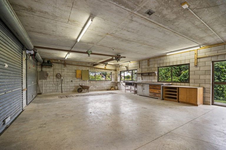 Photo of property in 29 Omokoroa Road, Omokoroa, 3114