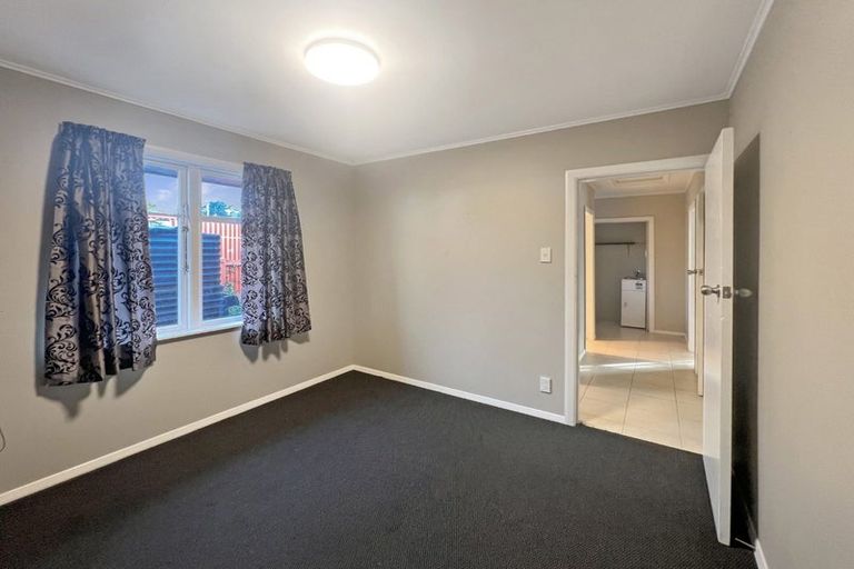 Photo of property in 2/1068 Fergusson Drive, Clouston Park, Upper Hutt, 5018