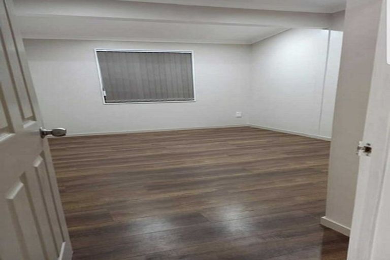 Photo of property in 232 Botany Road, Golflands, Auckland, 2013