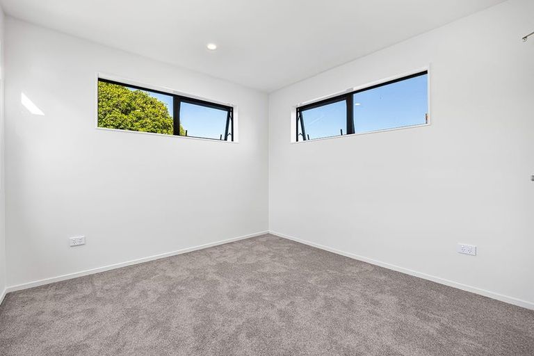 Photo of property in 33 Mountain Road, Mangere Bridge, Auckland, 2022