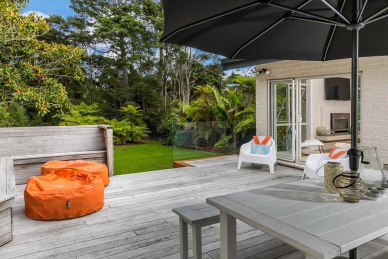 Photo of property in 21 Churchouse Road, Greenhithe, Auckland, 0632