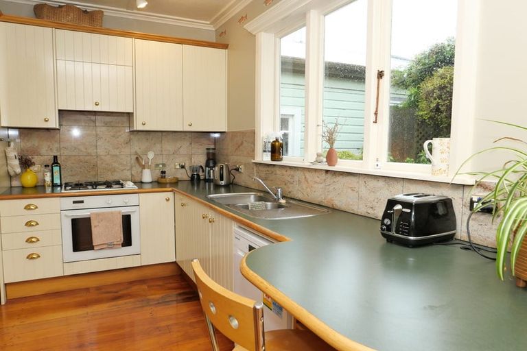 Photo of property in 13 Burwah Street, Berhampore, Wellington, 6023