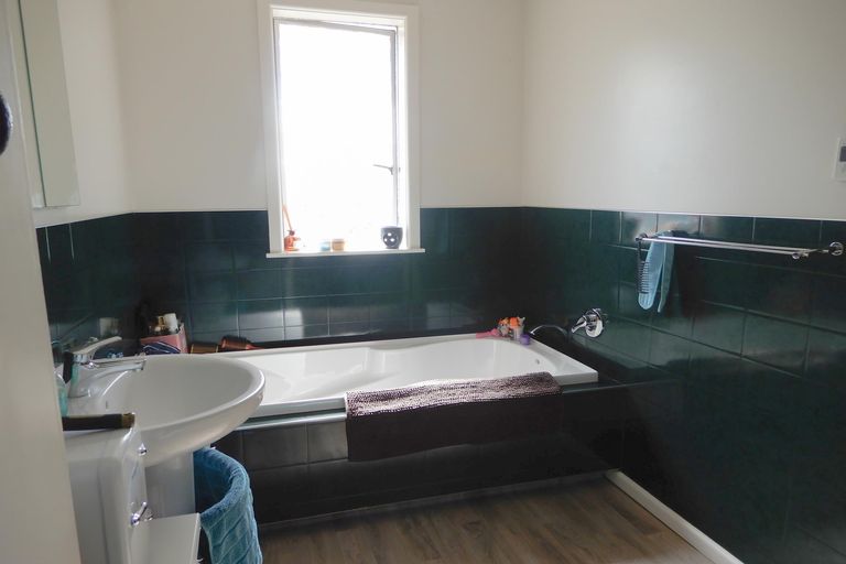 Photo of property in 17 Airedale Road, Weston, Oamaru, 9401