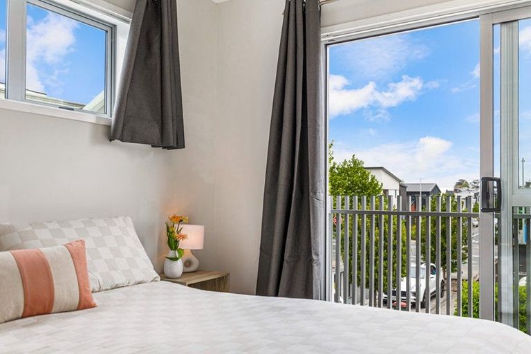 Photo of property in 41 Mapou Road, Hobsonville, Auckland, 0616