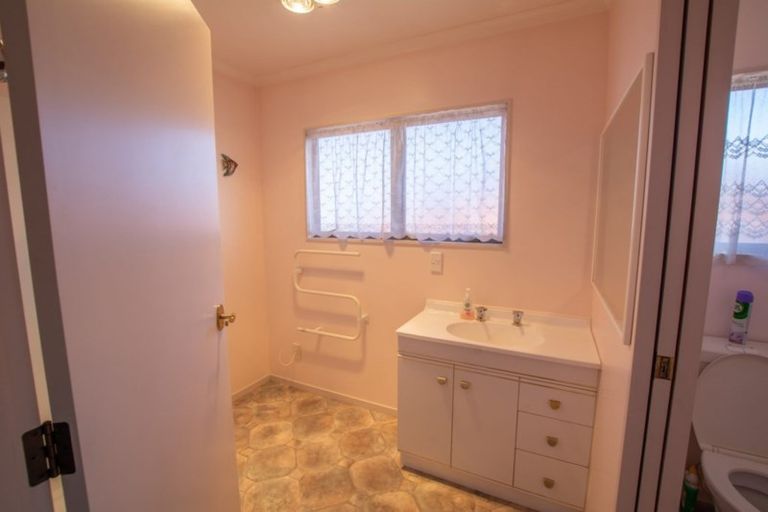 Photo of property in 60a Pitau Road, Mount Maunganui, 3116