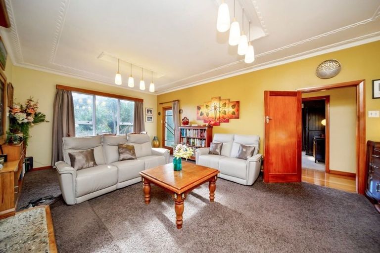 Photo of property in 7091 South Road, Warea, New Plymouth, 4381