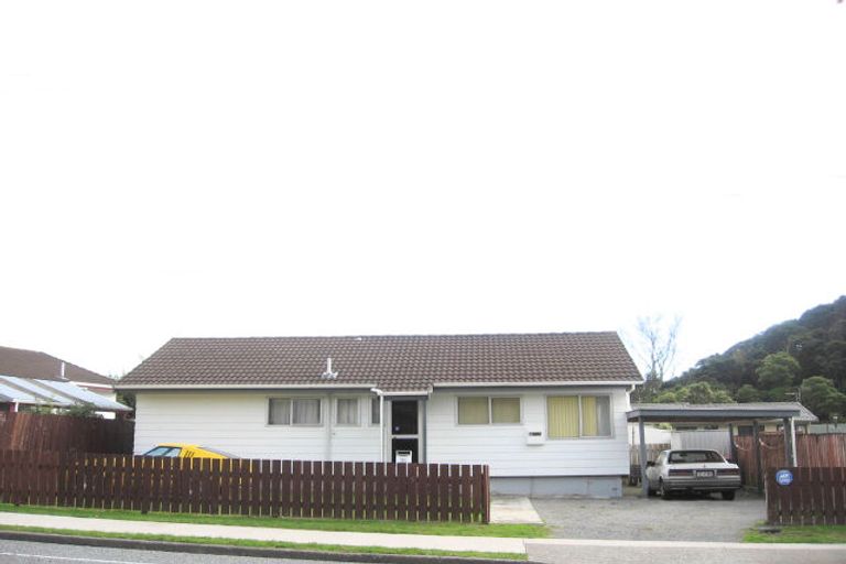 Photo of property in 5 Ruahine Street, Paraparaumu, 5032
